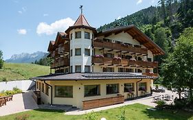 Flos Hotel