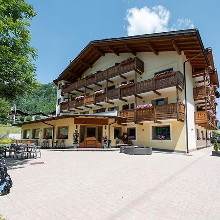 Flos Hotel Moena Esterno foto