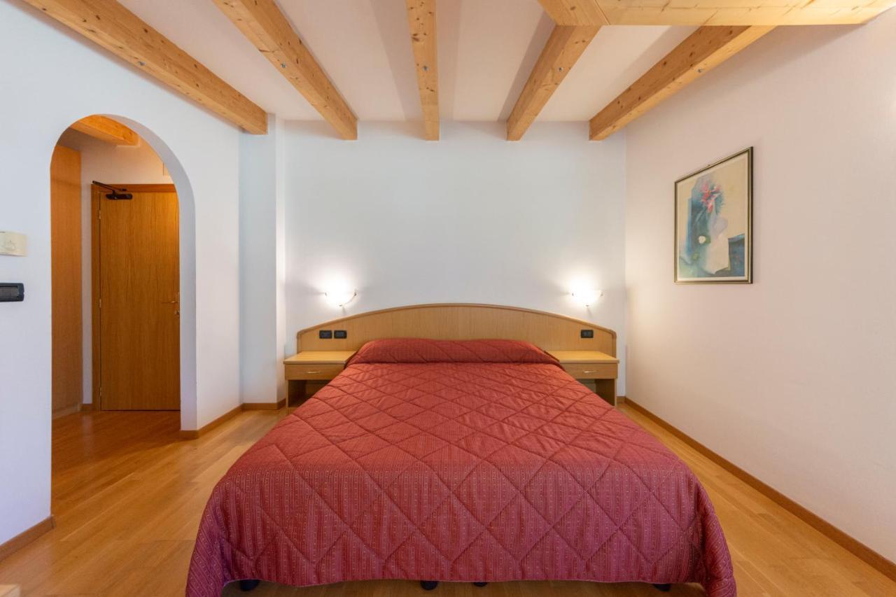 Flos Hotel Moena Esterno foto