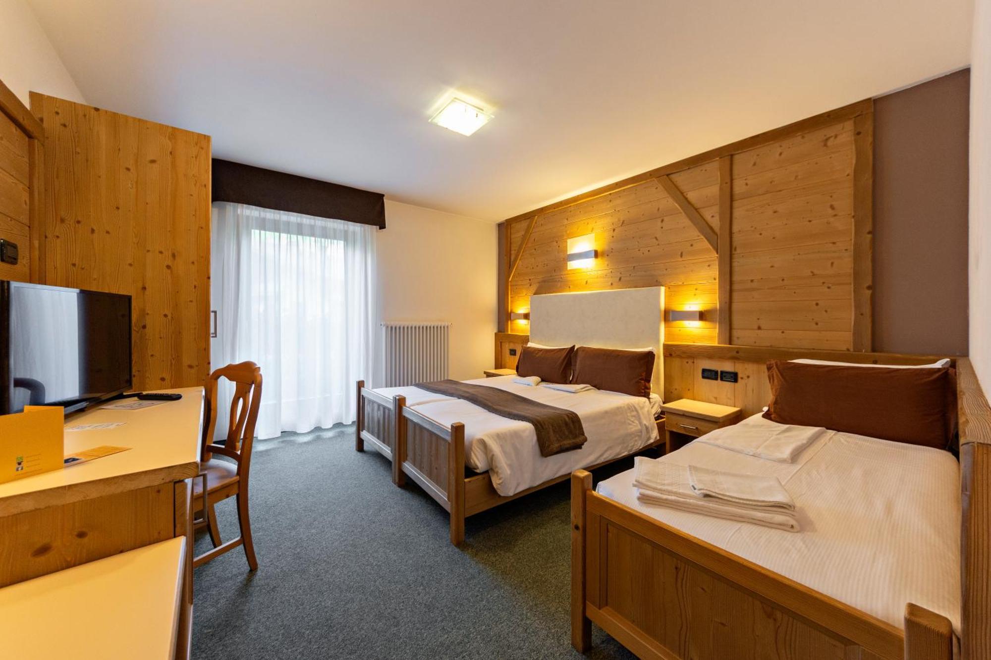 Flos Hotel Moena Esterno foto