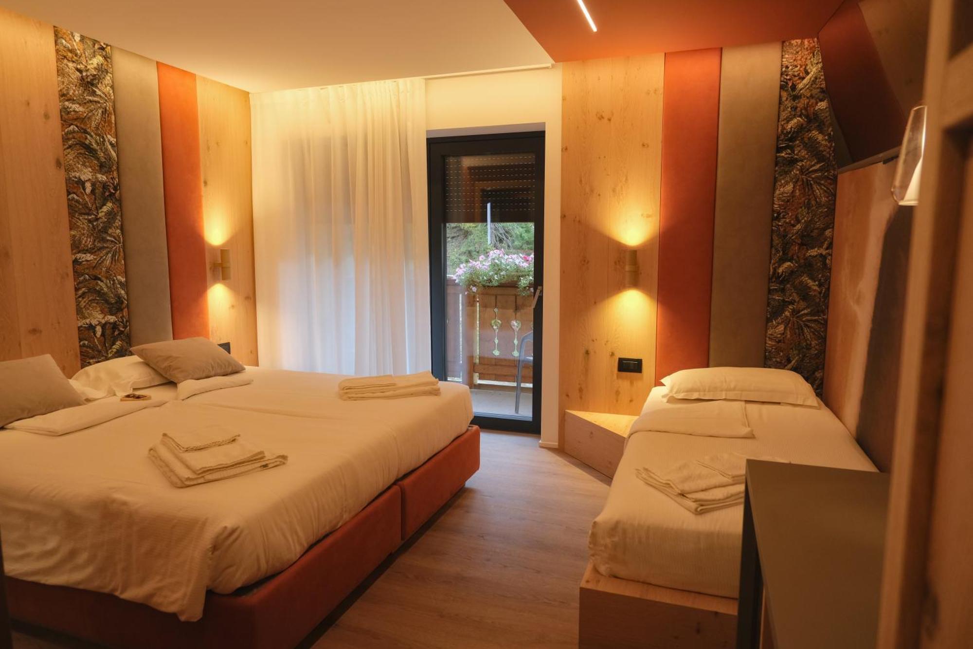 Flos Hotel Moena Esterno foto